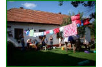 Hungrie Privát Cered, Extérieur